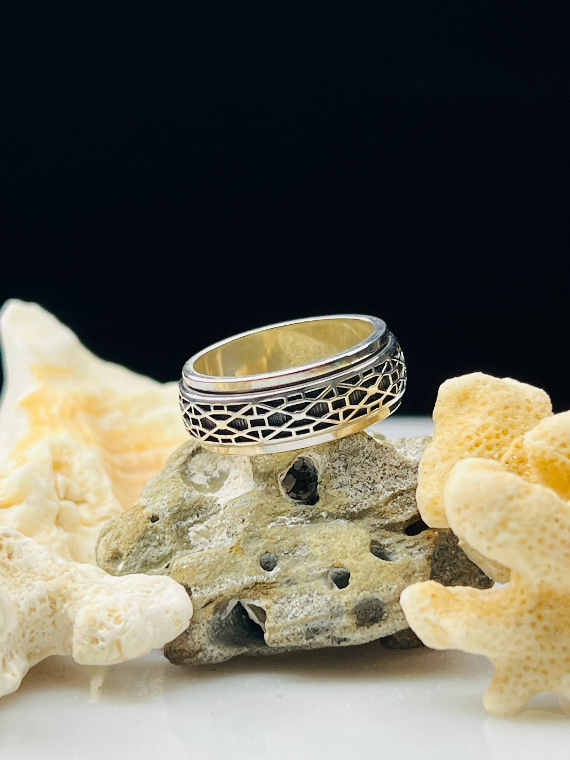 photo_2026-05-11_18-34-41 Free Spinning Silver Ring #165 - Image 1