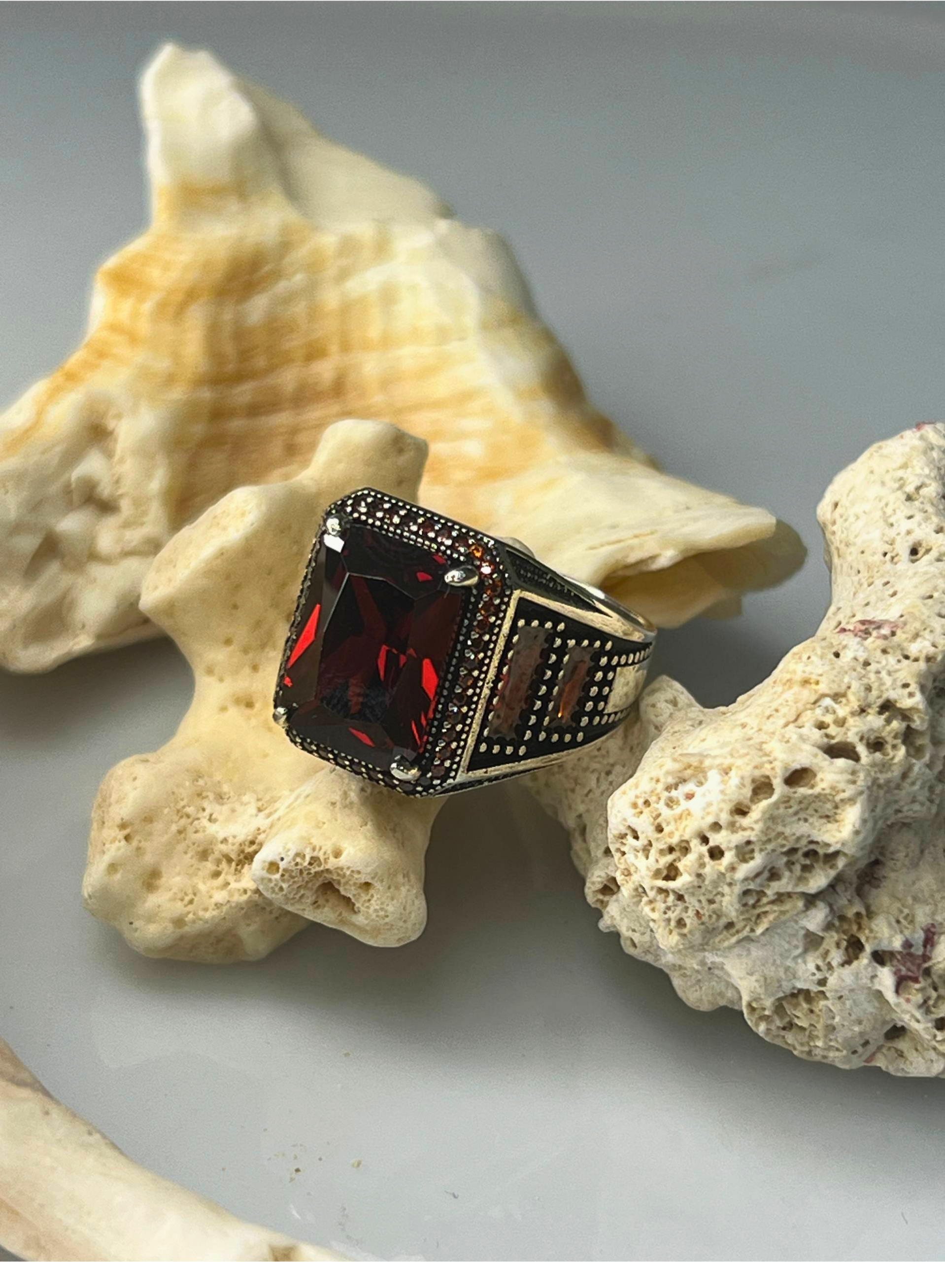 75 Magma Zircon Stone Silver Ring #178 - Image 1
