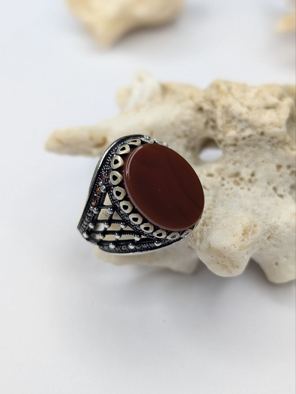 photo_16_2026-08-17_19-36-46 RED AQEEQ STONE 925 SILVER RING #241 - Image 1